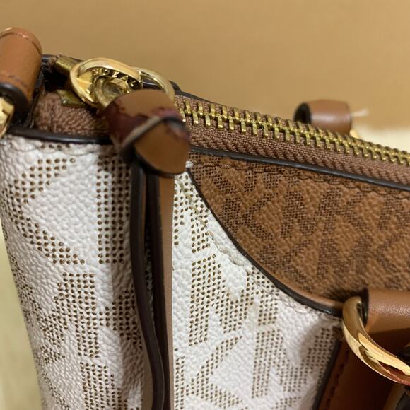 MICHAEL KORS AUSTEN Vanilla & Acorn Brown Leather Logo Satchel with XBody Strap - Picture 10 of 16